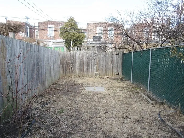 4628 Melrose St — Photo 20