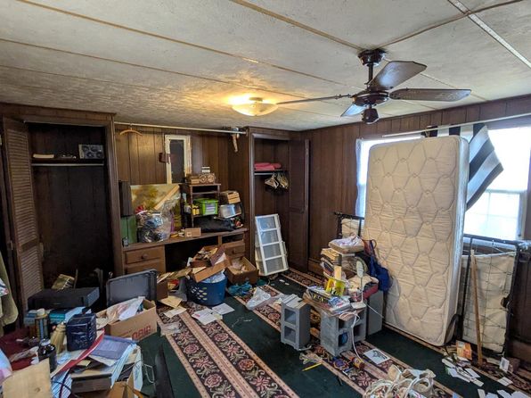 224 W Forrest Ave, Shrewsbury, PA 17361