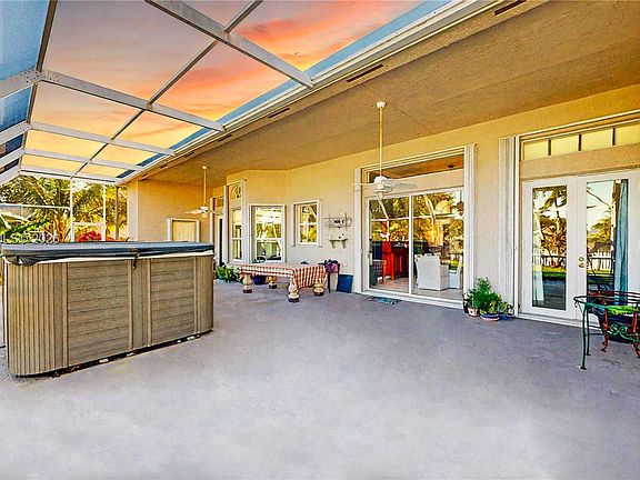 3rd image of 2835 Fairways Dr