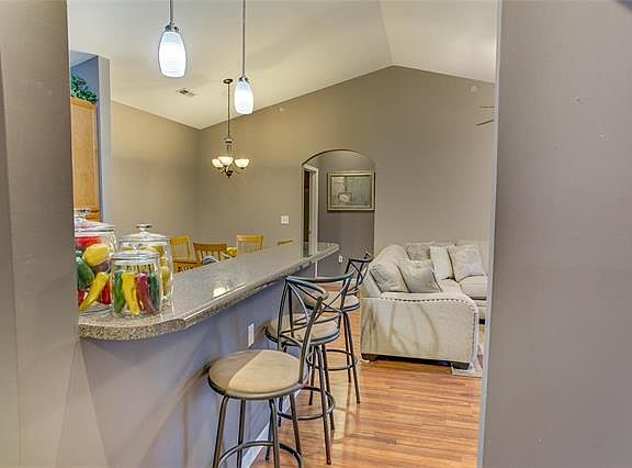 2nd image of 33 Kassebaum Ln APT 202