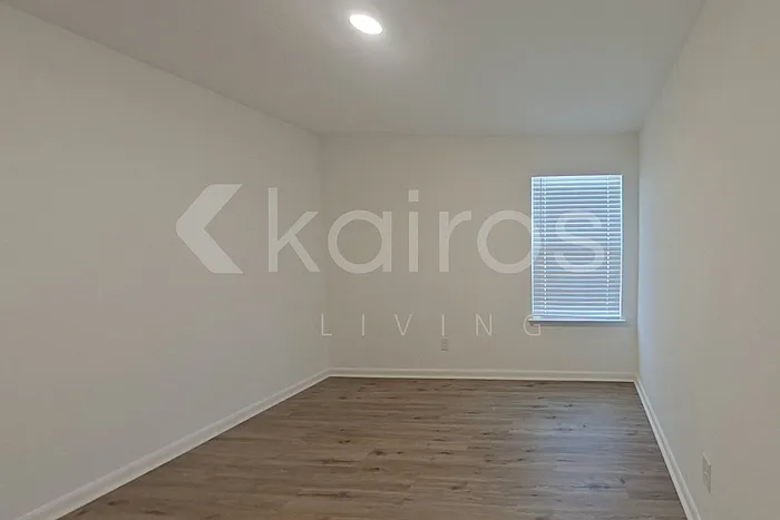 906 Shady Brk — Photo 10