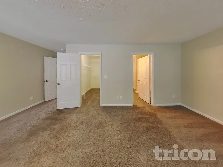911 Pine Ridge Way — Photo 13