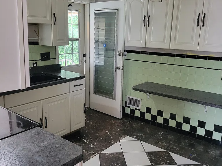 2875 Lafeuille Ave #2 — Photo 7