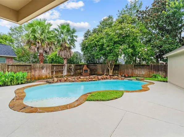 8619 Westbrook Forest Drive, Sugar Land, TX 77479