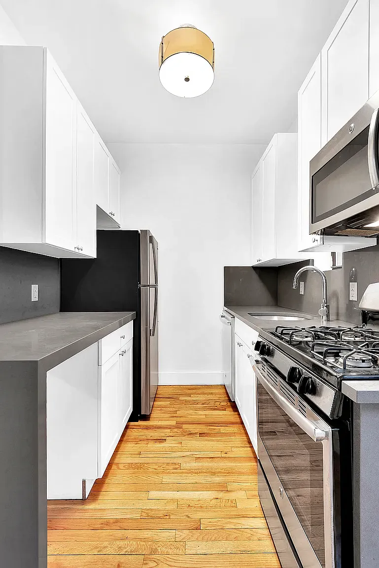 226 East 25th Street — Photo 1