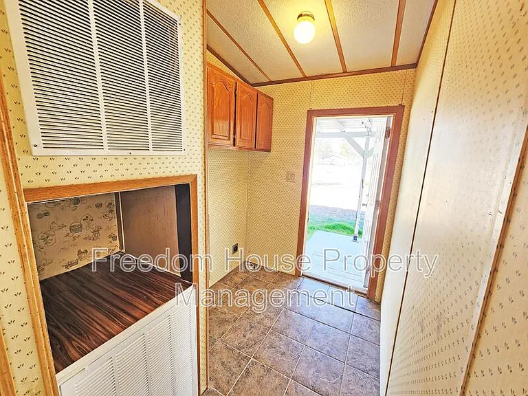 80 Stanley Dr — Photo 8