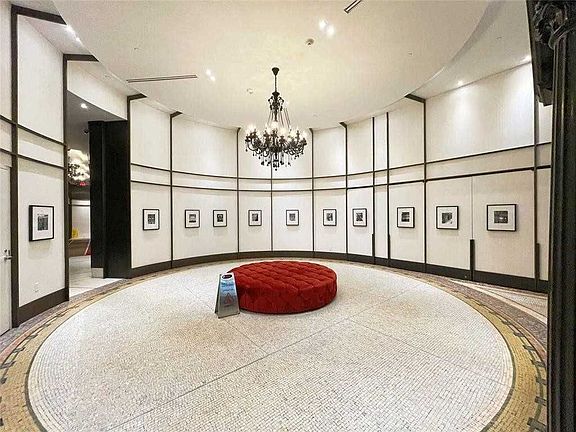 5th image of 197 Yonge St #1704