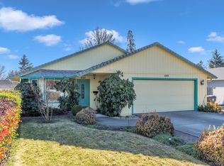 822 Hopkins Rd, Central Pt, OR 97502