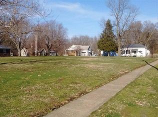 320 Capps St, White Hall, IL 62092