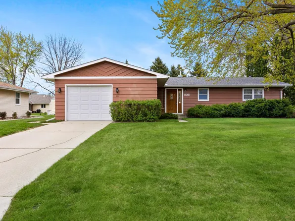 825 Spruce St NE, Hutchinson, MN 55350