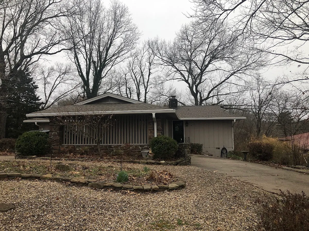 15 Brompton Dr — Photo 2