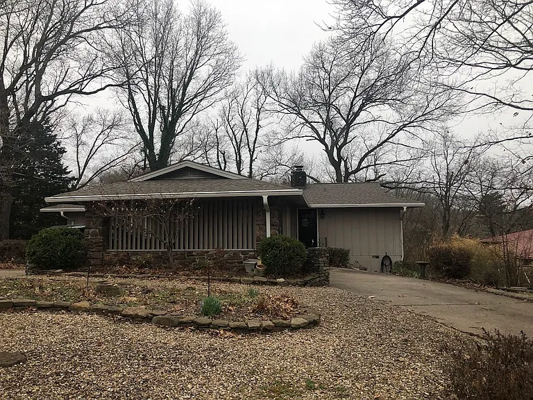 15 Brompton Dr — Photo 2