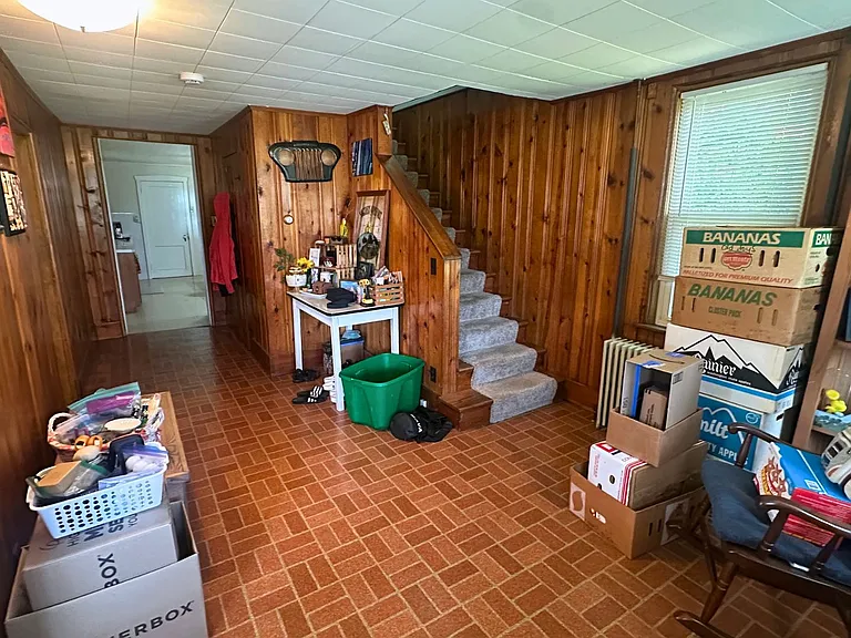 1404 E Newport Rd — Photo 4