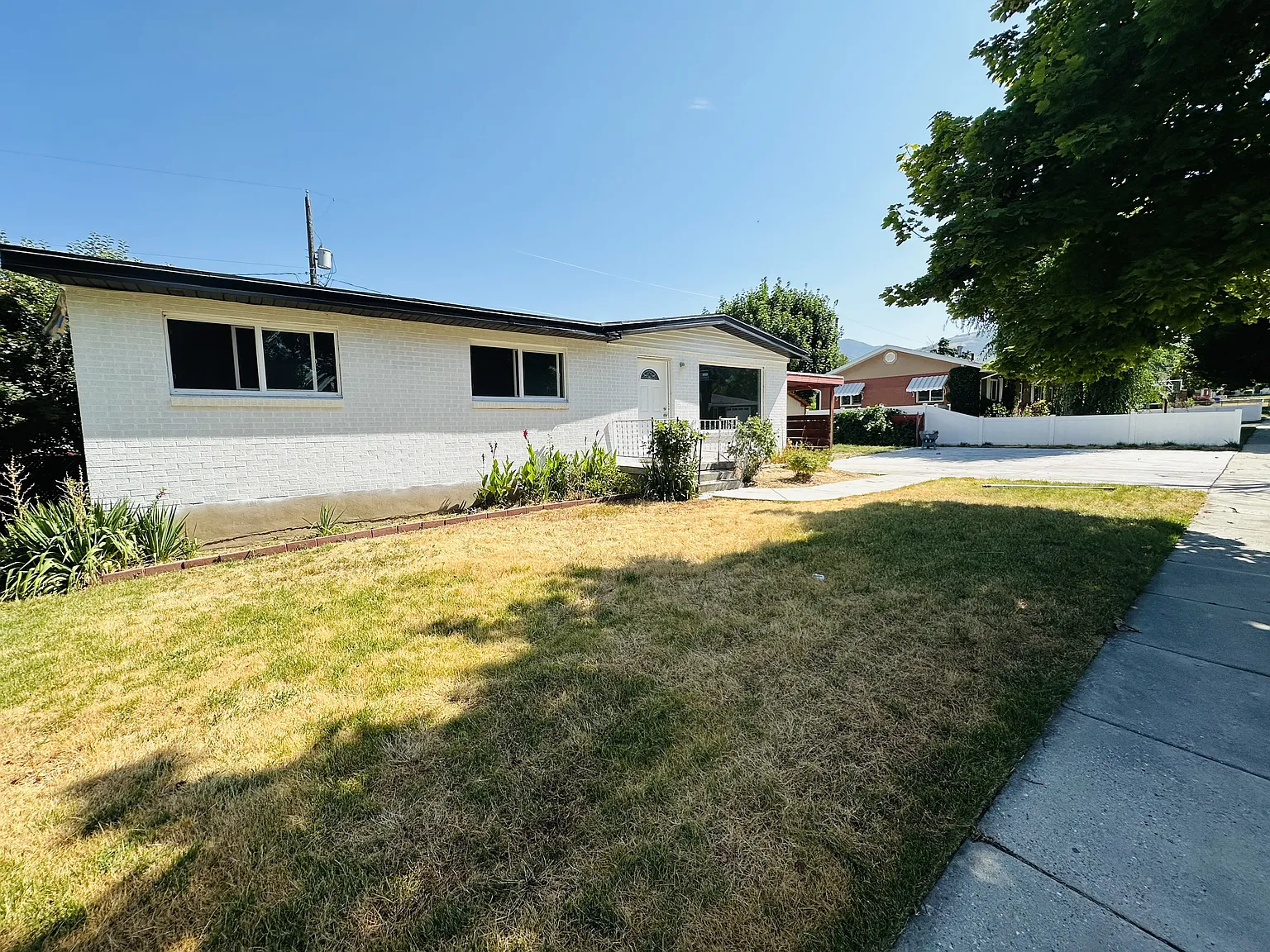 5 bed, 2150 sqft, $3,200 — Photo 1