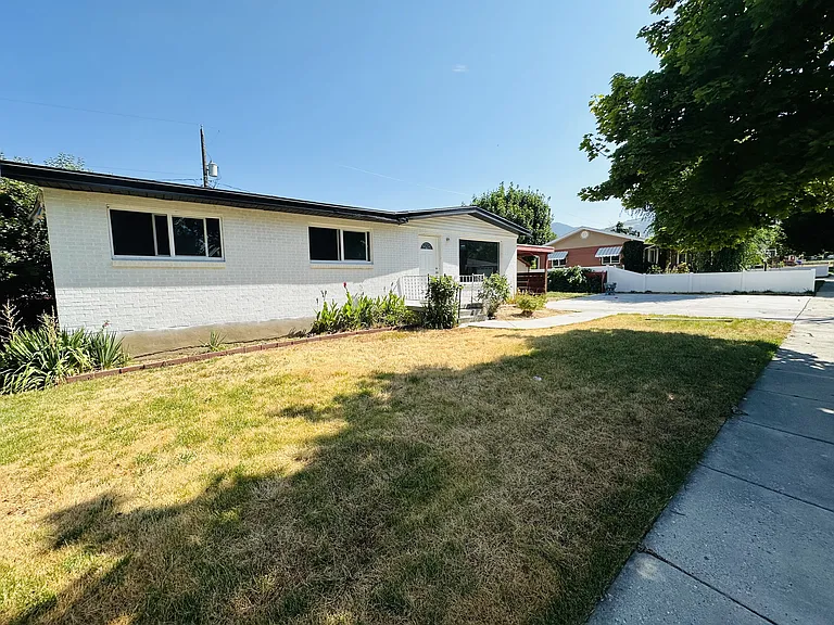 19 E 1300 S — Photo 1