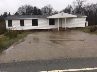 1018 W Holly Grove Rd, Lexington, NC 27292