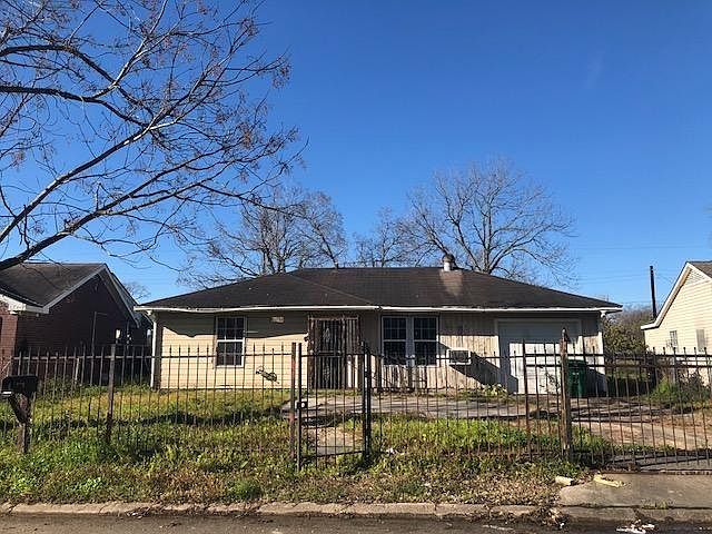 1st image of 10731 Royal Pine Dr