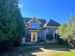 340 Poquatuck Ln, Orient, NY 11957