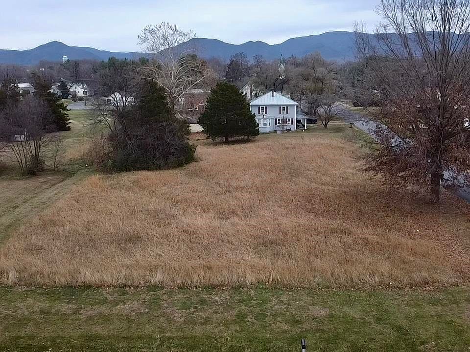 2nd image of Dogwood Ave
