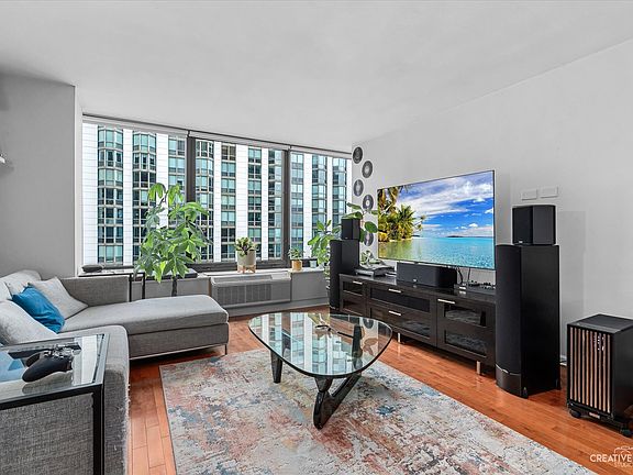 5th image of 155 N Harbor Dr APT 2206