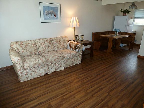 5th image of 11 Huckleberry Ln
