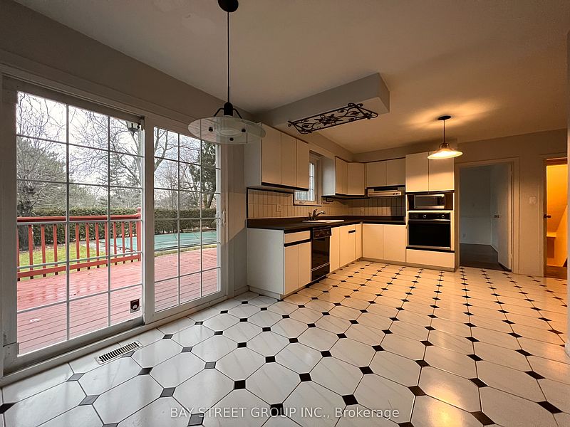 Toronto House for rent - 5 Bedrooms — photo 5