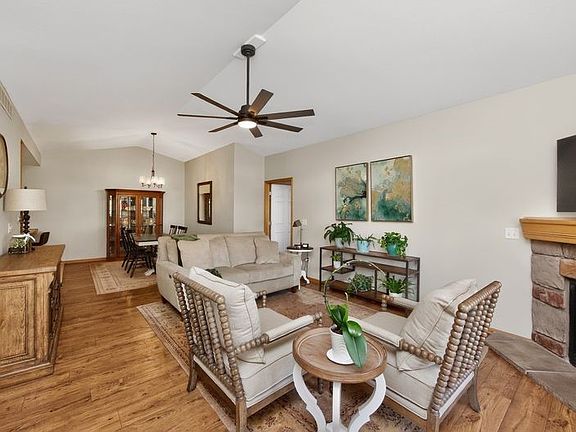 4th image of 2012 SW 35th St