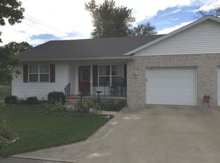 101 Fleming Ct, Watseka, IL 60970