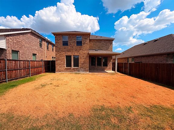 5th image of 1448 Martingale Ln