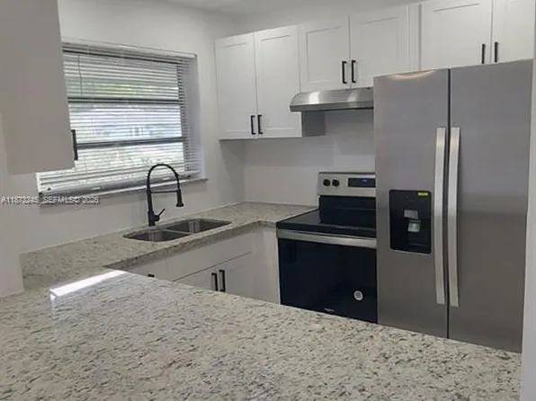 3033 NW 43rd Ave APT 108, Fort Lauderdale, FL 33313
