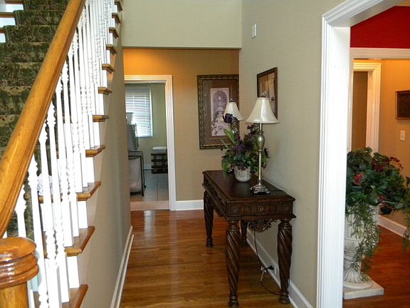 3rd image of 504 Birch Ct