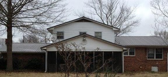 2nd image of 104 Colonial Dr