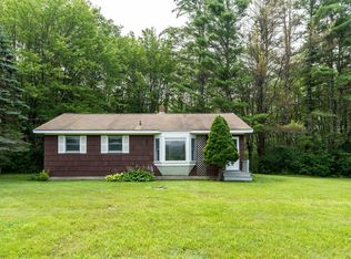 121 Winn Rd, Falmouth, ME 04105