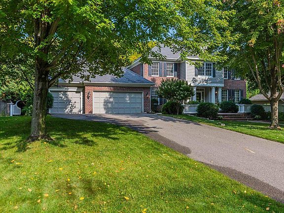 5th image of 19860 Muirfield Cir
