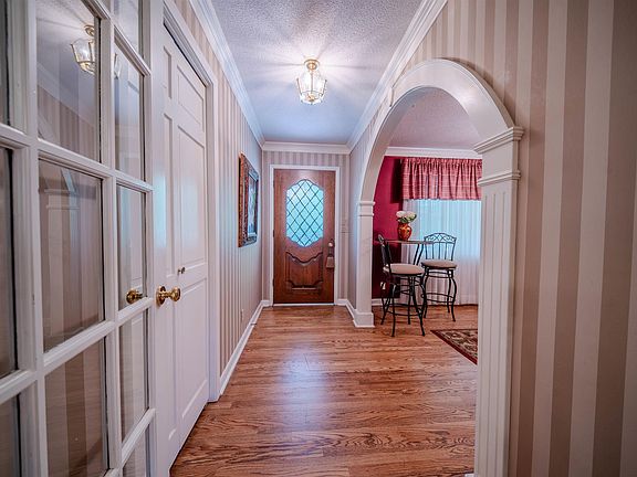 3rd image of 2780 Mimosa Ave