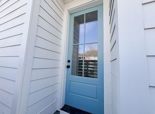 16 Nats Ct APT B, Charleston, SC 29403