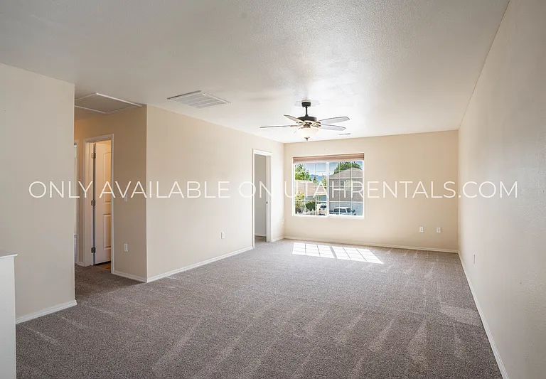 215 S 1050 W — Photo 14