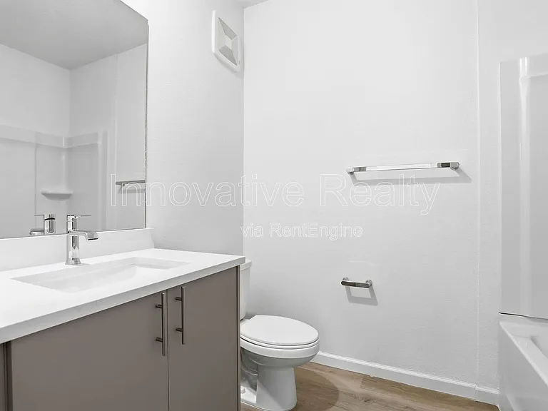 Venture Apartments — Photo 163