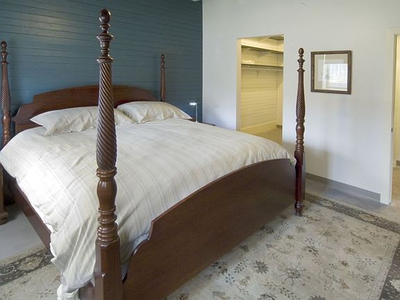 4th image of 2605 Minnesota Ave #102