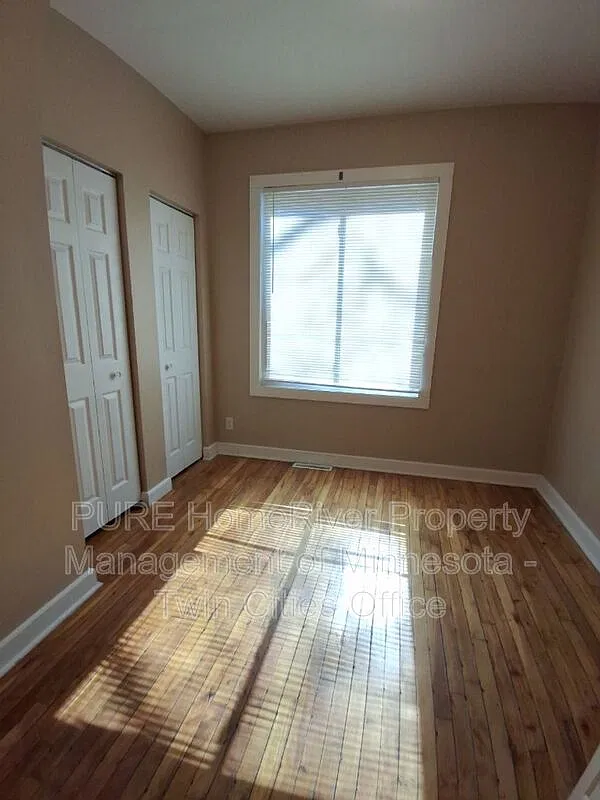 987 Churchill St — Photo 3