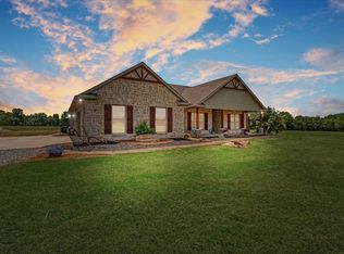 516 Spring Town Rd, Van Alstyne, TX 75495