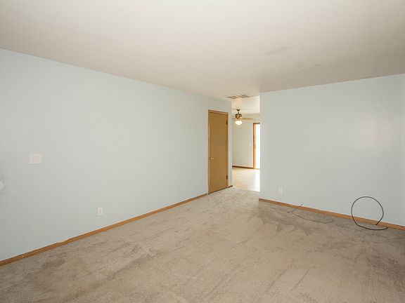4th image of 603 N Moccasin Pl