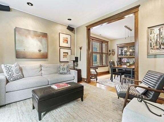 3rd image of 3810 N Claremont Ave