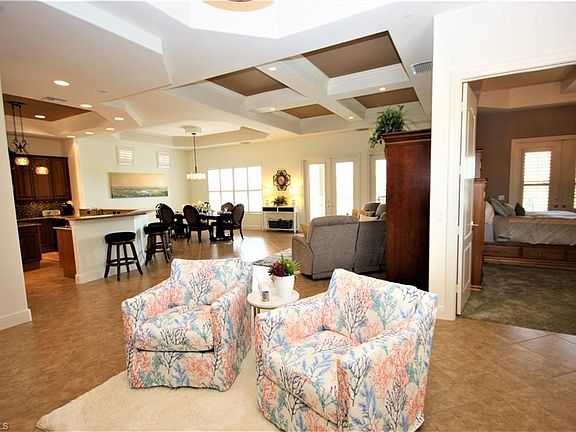5th image of 542 Avellino Isles Cir #301