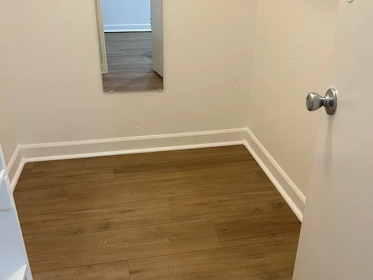 4712 Whitsett Ave #3 — Photo 11