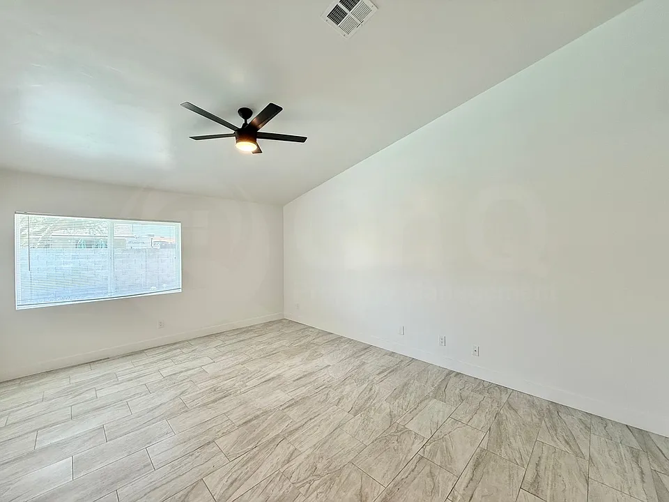 7349 W Denton Ln