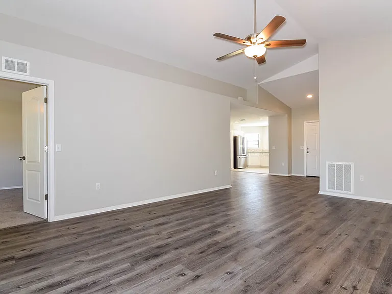 8179 Woodvine Cir — Photo 3