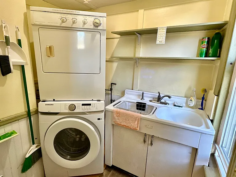 29 Spring Park Ave #2R — Photo 11