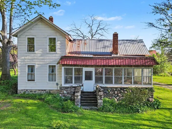 4360 Waldorf Rd, Delton, MI 49046