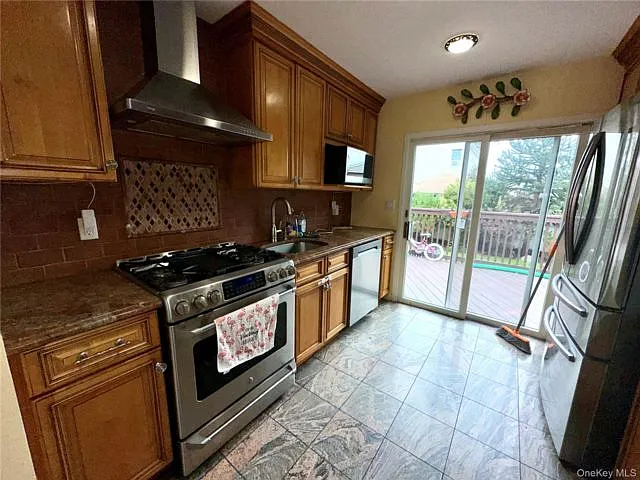 4 bed, 3.0 bath, 1230 sqft, $5,000 — Photo 4
